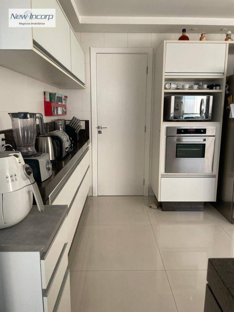 Apartamento à venda com 3 quartos, 233m² - Foto 11