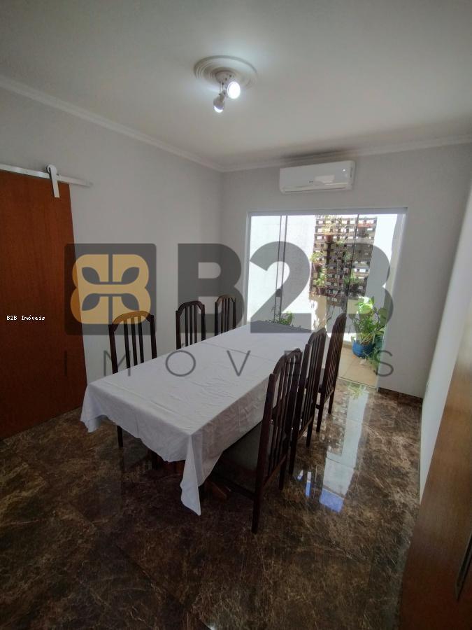 Casa à venda com 3 quartos, 195m² - Foto 4