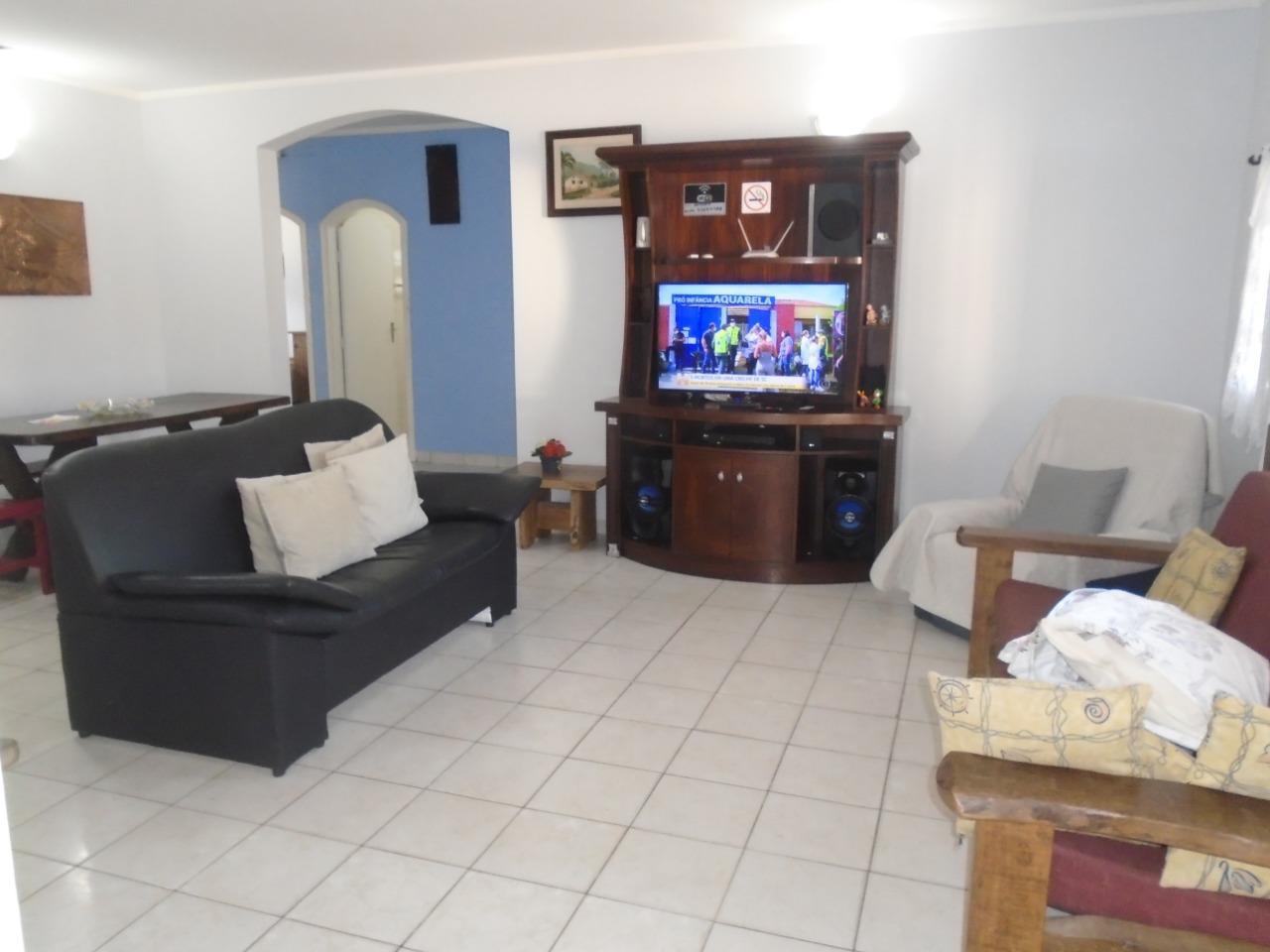 Casa à venda com 5 quartos, 200m² - Foto 8