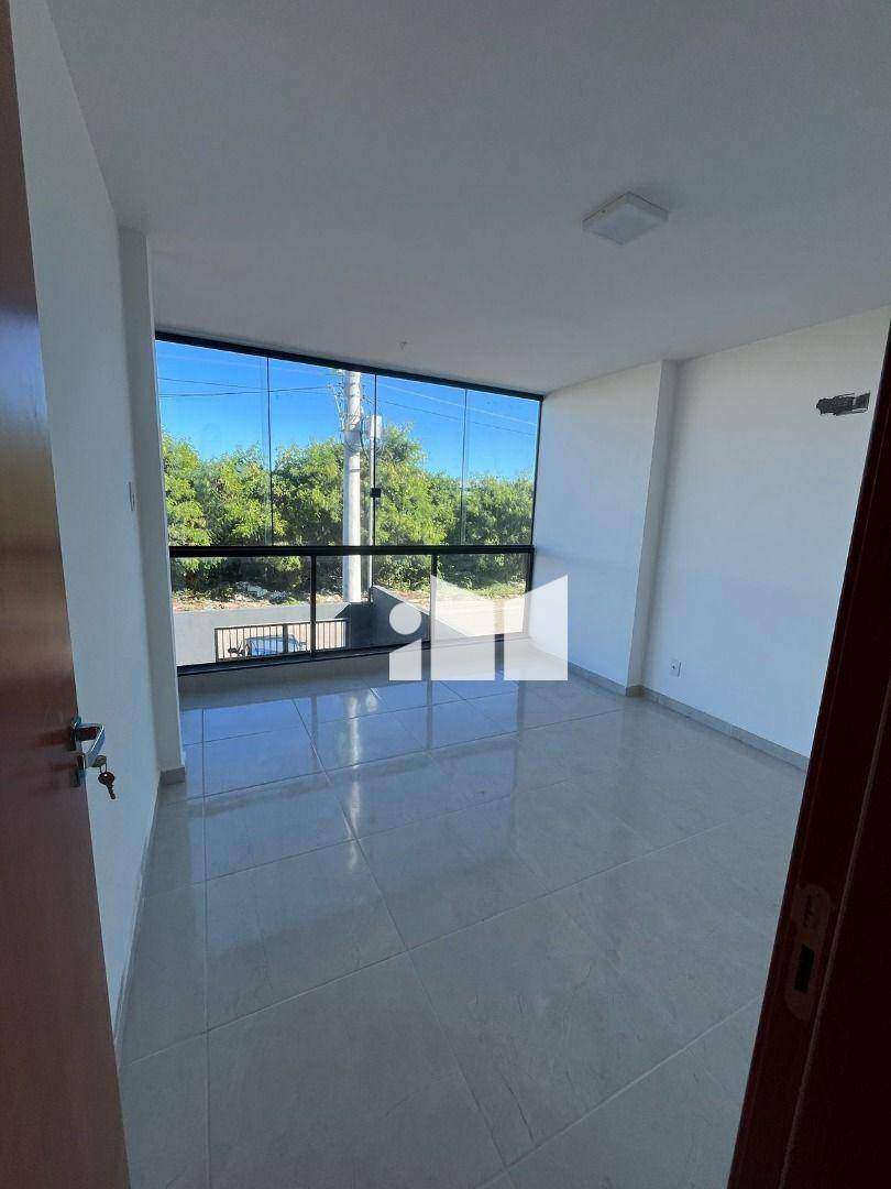 Casa à venda com 2 quartos, 64m² - Foto 2