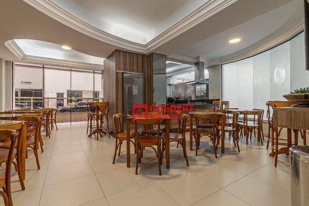 Apartamento para alugar com 3 quartos, 118m² - Foto 23