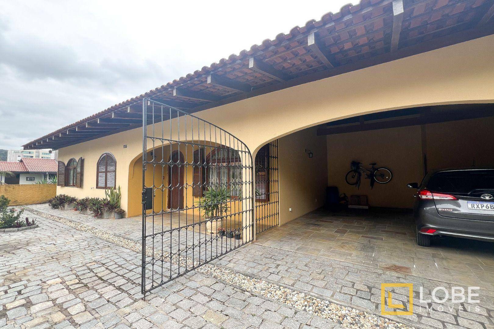 Casa à venda com 3 quartos, 310m² - Foto 3