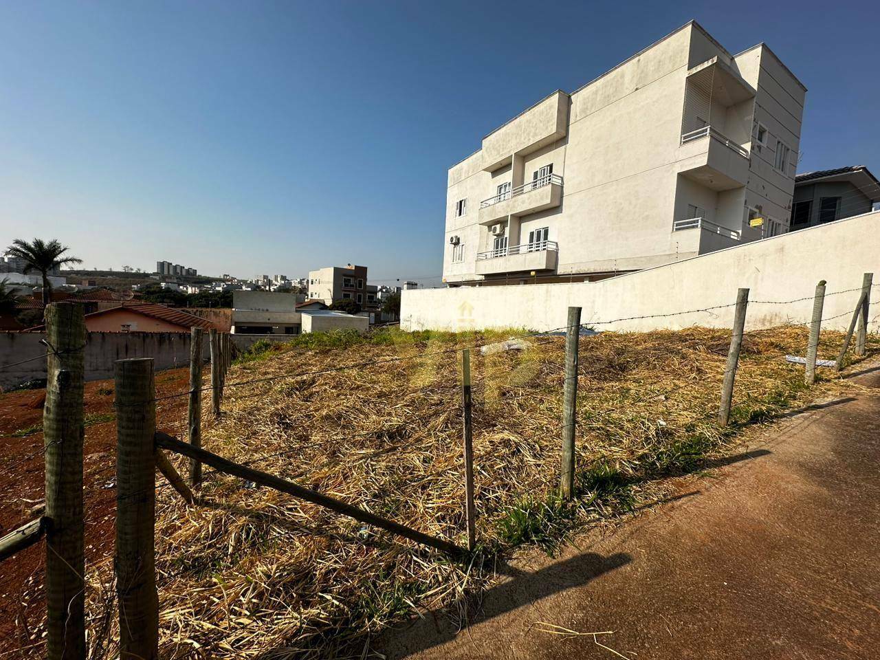 Terreno à venda, 300M2 - Foto 3