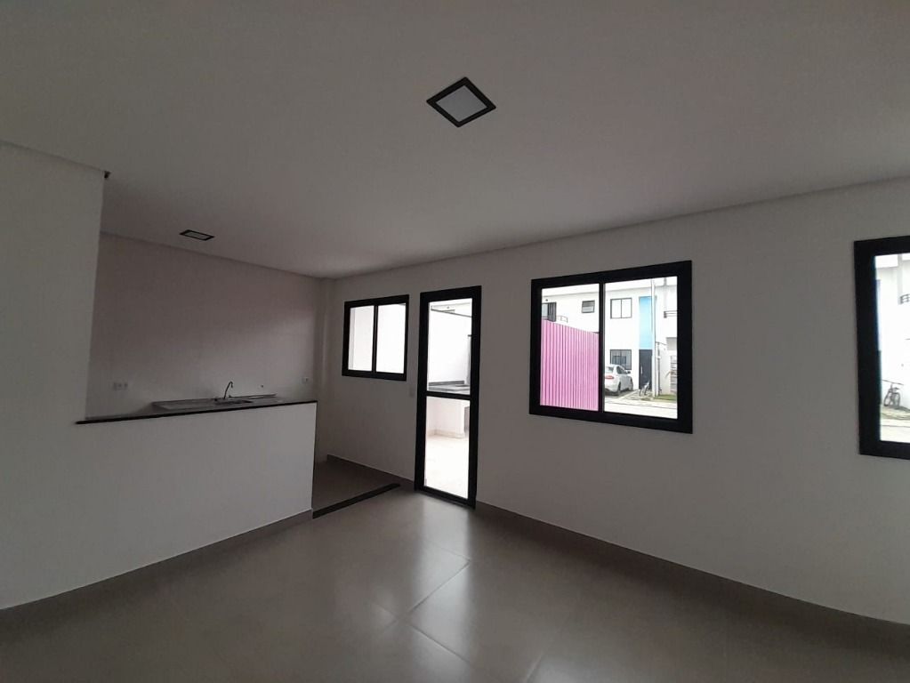 Casa de Condomínio à venda com 2 quartos, 67m² - Foto 2