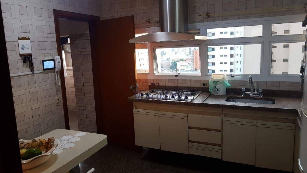 Apartamento à venda com 4 quartos, 220m² - Foto 6