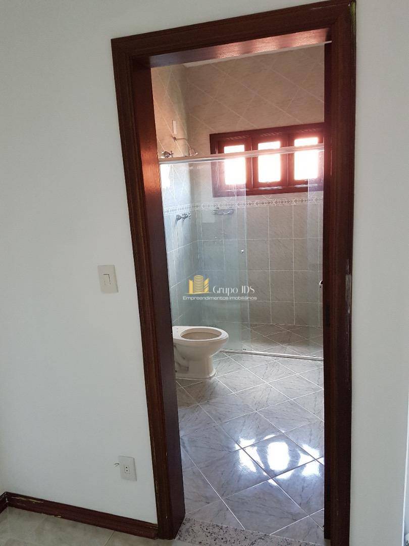 Casa à venda com 4 quartos, 380m² - Foto 11