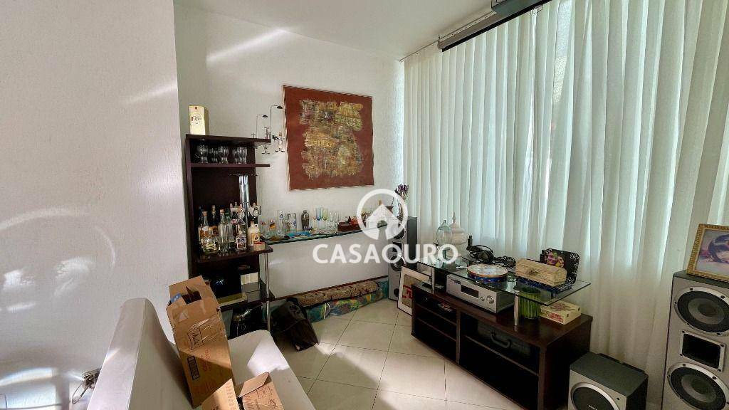 Casa à venda com 7 quartos, 400m² - Foto 8