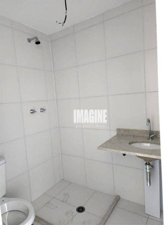 Apartamento à venda com 2 quartos, 60m² - Foto 13