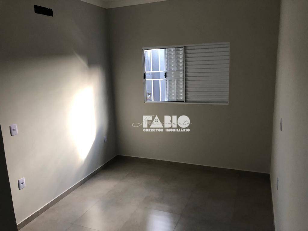 Casa à venda com 2 quartos, 60m² - Foto 8