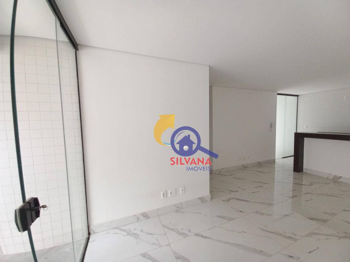 Apartamento à venda com 3 quartos, 140m² - Foto 4