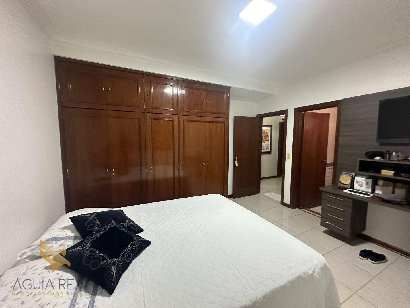 Casa à venda e aluguel com 4 quartos, 361m² - Foto 24