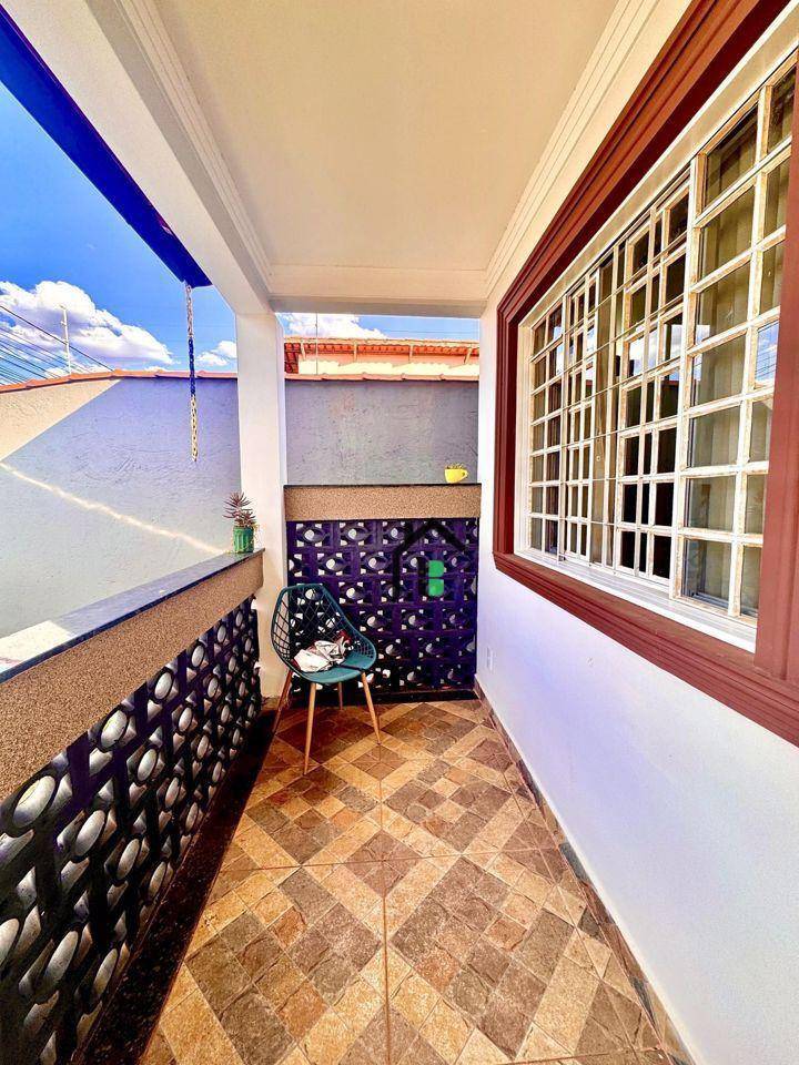 Casa, 3 quartos, 233 m² - Foto 4