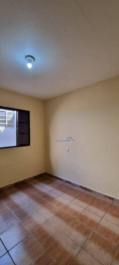 Casa à venda com 5 quartos, 200m² - Foto 13