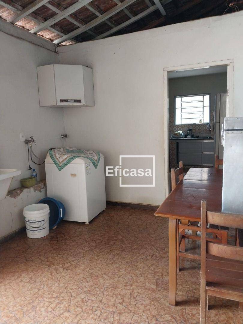 Casa à venda com 3 quartos, 270m² - Foto 3