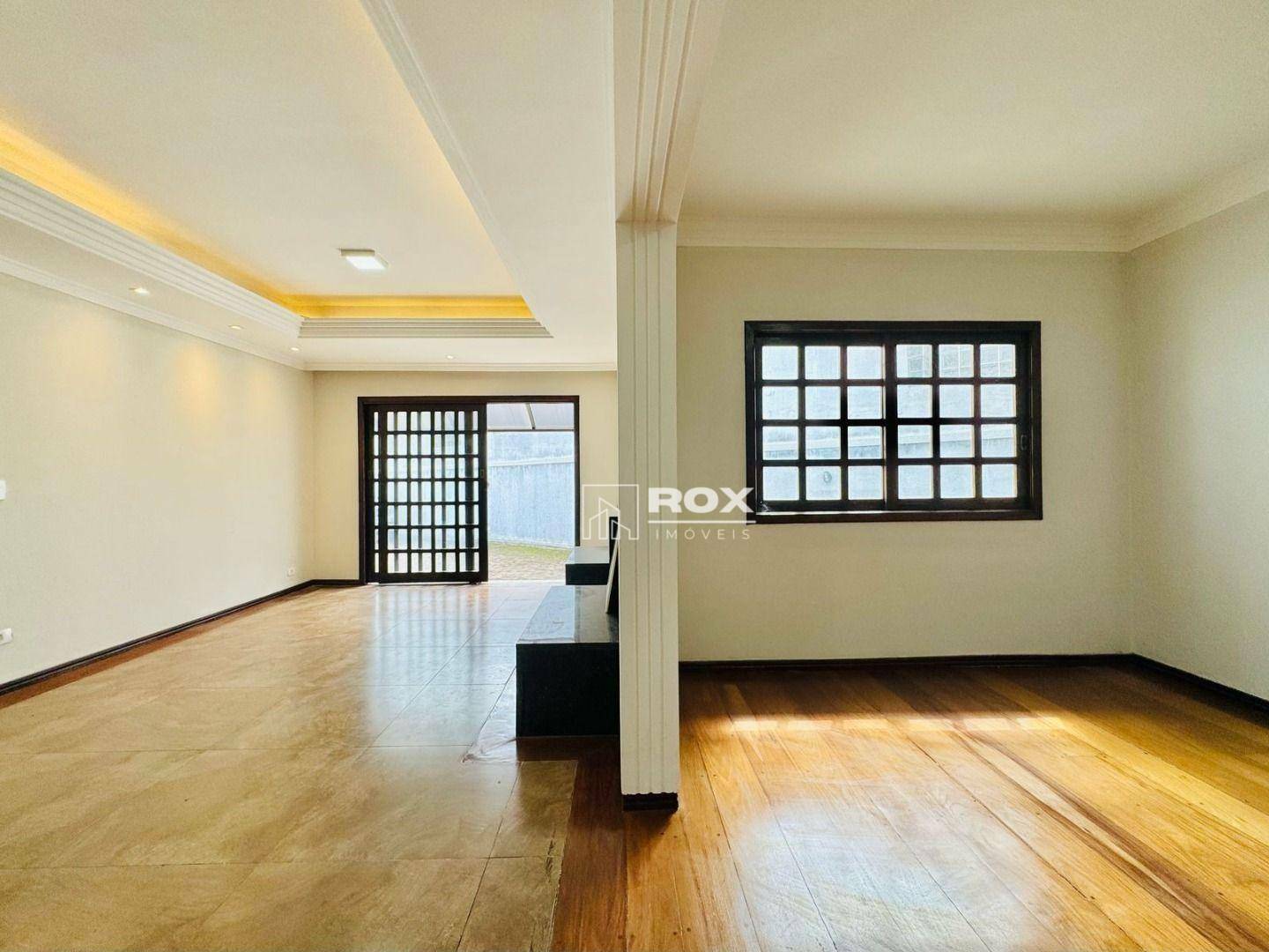 Casa à venda com 5 quartos, 350m² - Foto 4