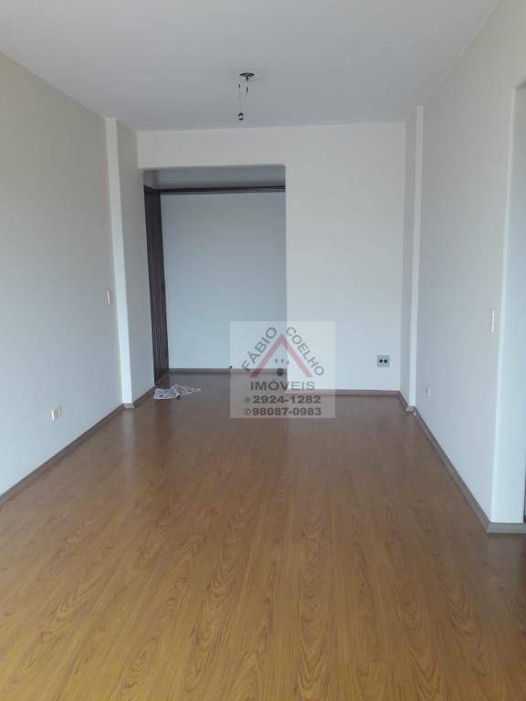 Apartamento à venda com 2 quartos, 64m² - Foto 1