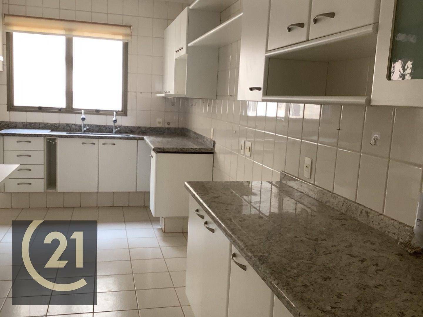 Apartamento à venda com 3 quartos, 202m² - Foto 3