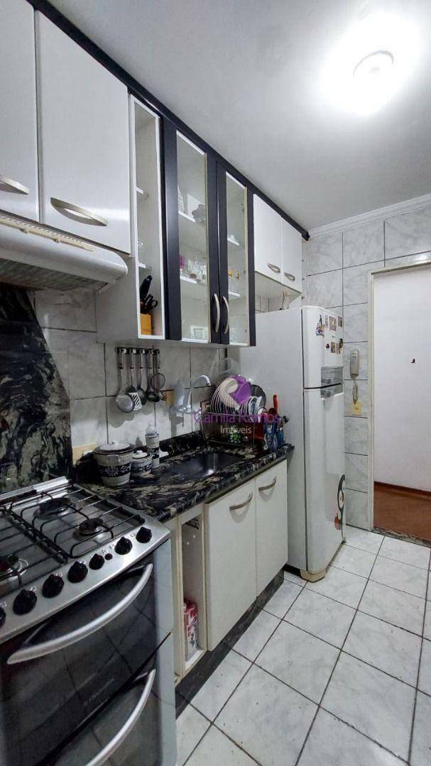 Apartamento à venda com 2 quartos, 60m² - Foto 4