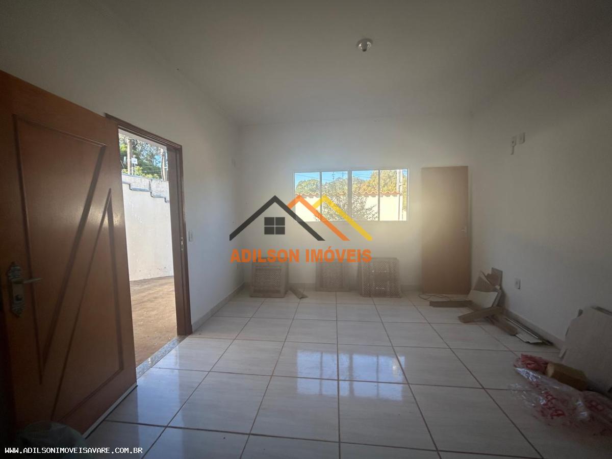 Casa à venda com 3 quartos, 160m² - Foto 2