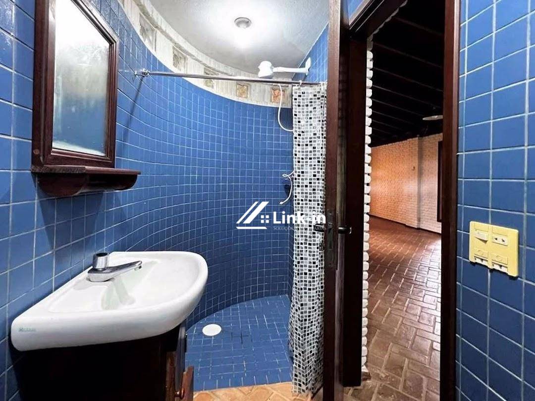 Casa, 6 quartos, 264 m² - Foto 4