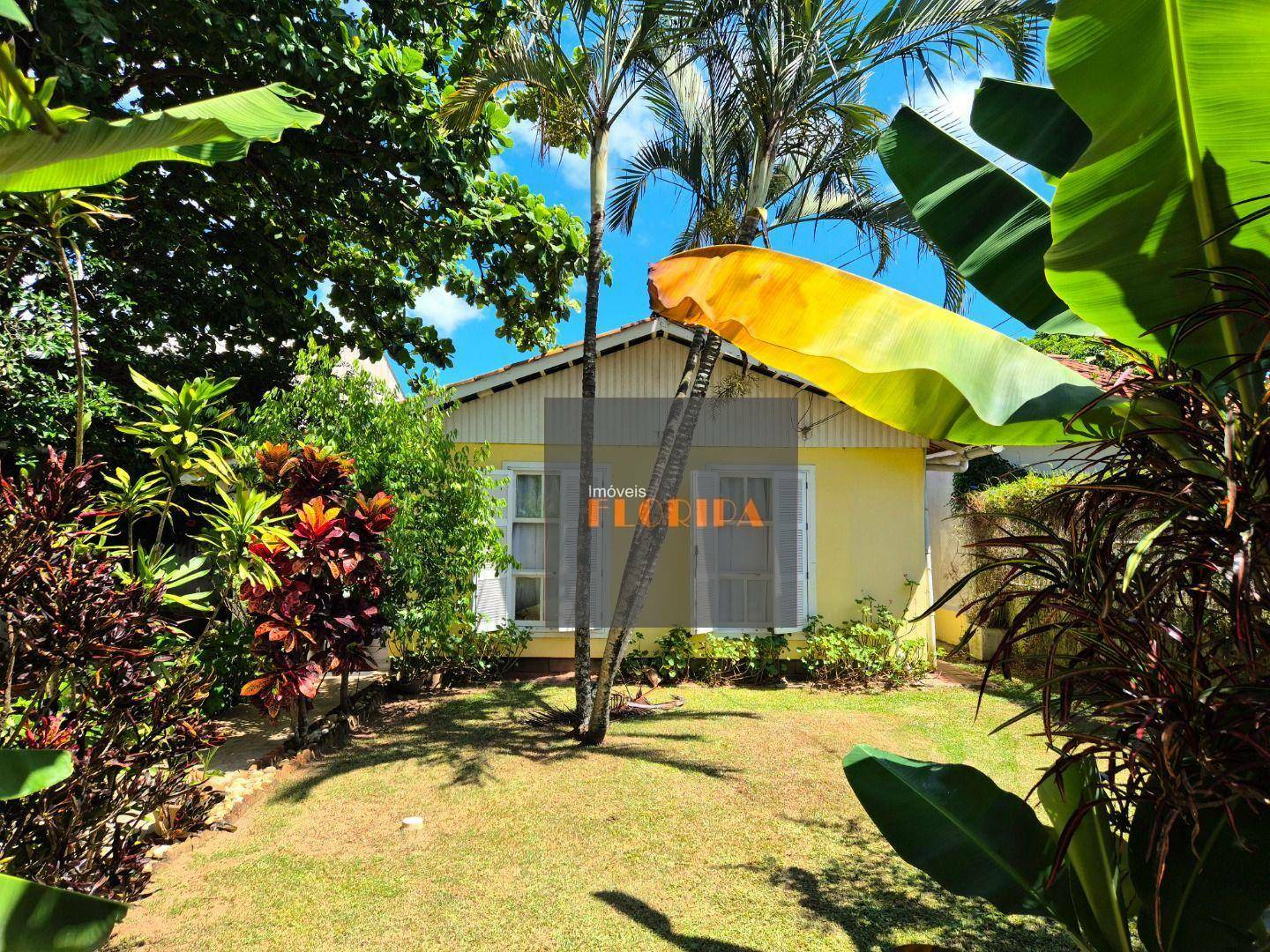 Casa à venda com 4 quartos, 90m² - Foto 1