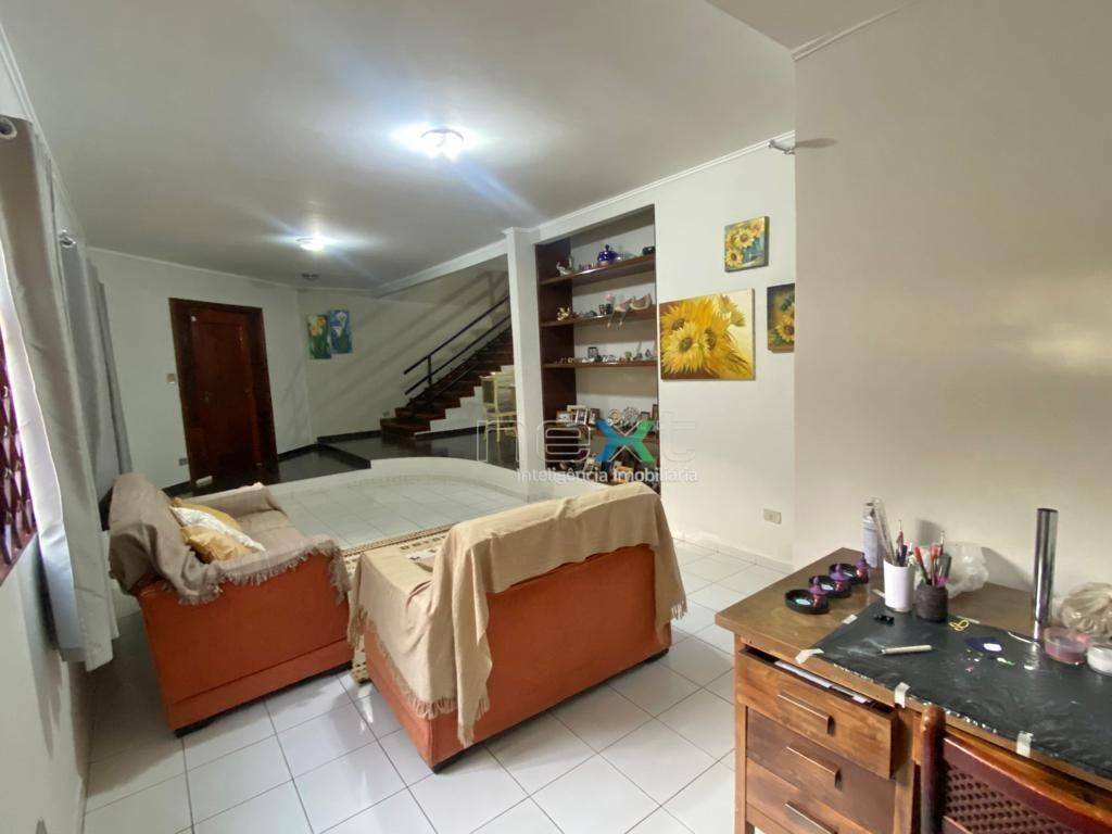 Casa à venda com 5 quartos, 307m² - Foto 7