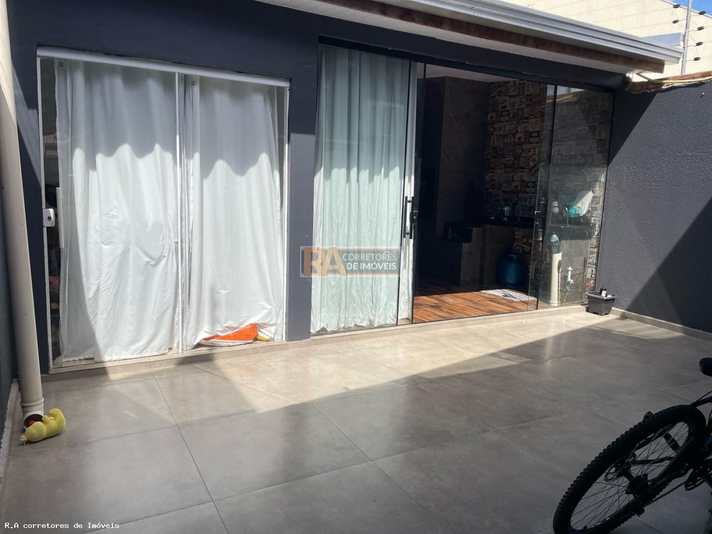 Casa à venda com 2 quartos, 125m² - Foto 10