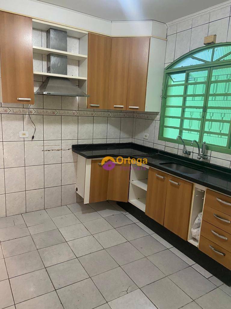 Casa para alugar com 3 quartos, 125m² - Foto 2