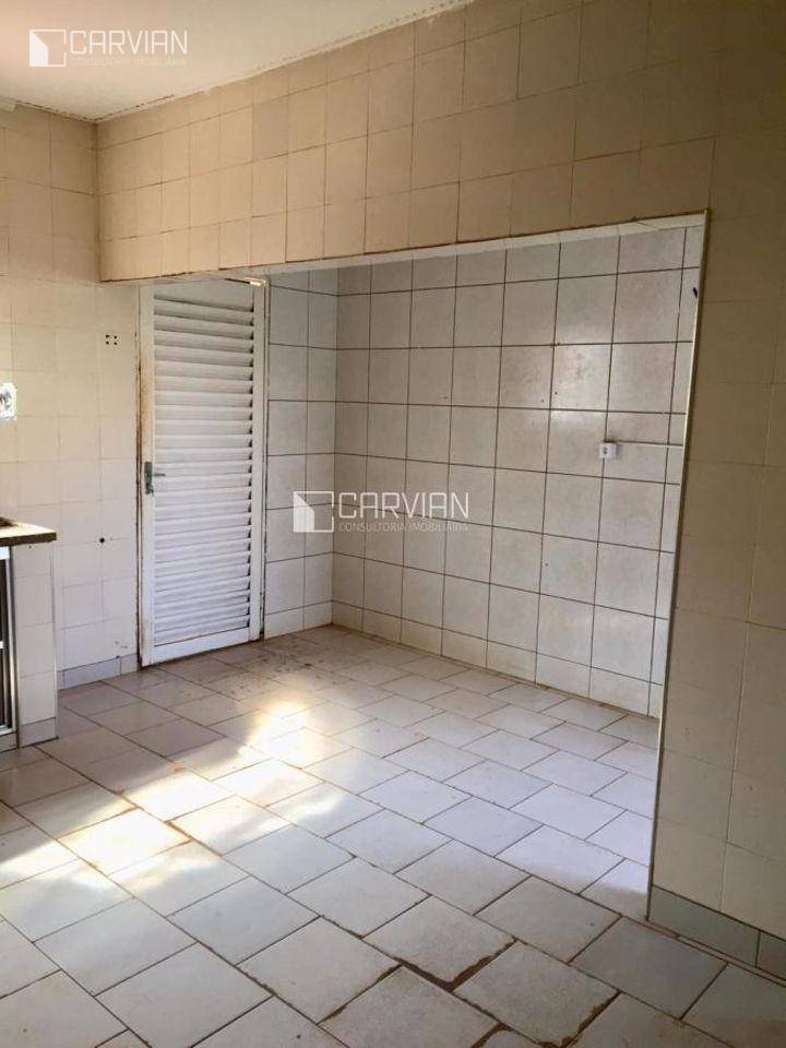 Casa à venda com 2 quartos, 70m² - Foto 13