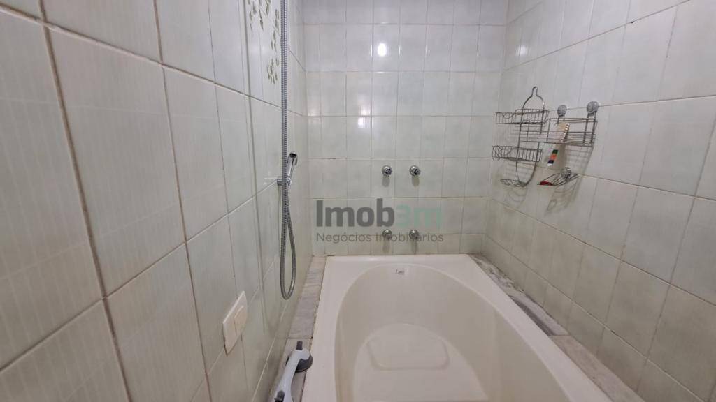 Apartamento à venda com 5 quartos, 240m² - Foto 19