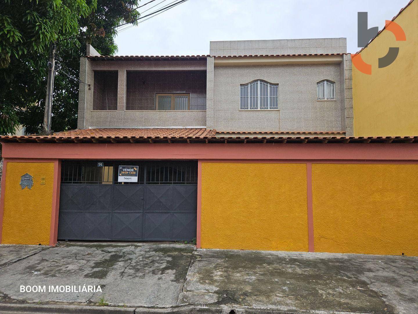 Casa à venda com 6 quartos, 210m² - Foto 2