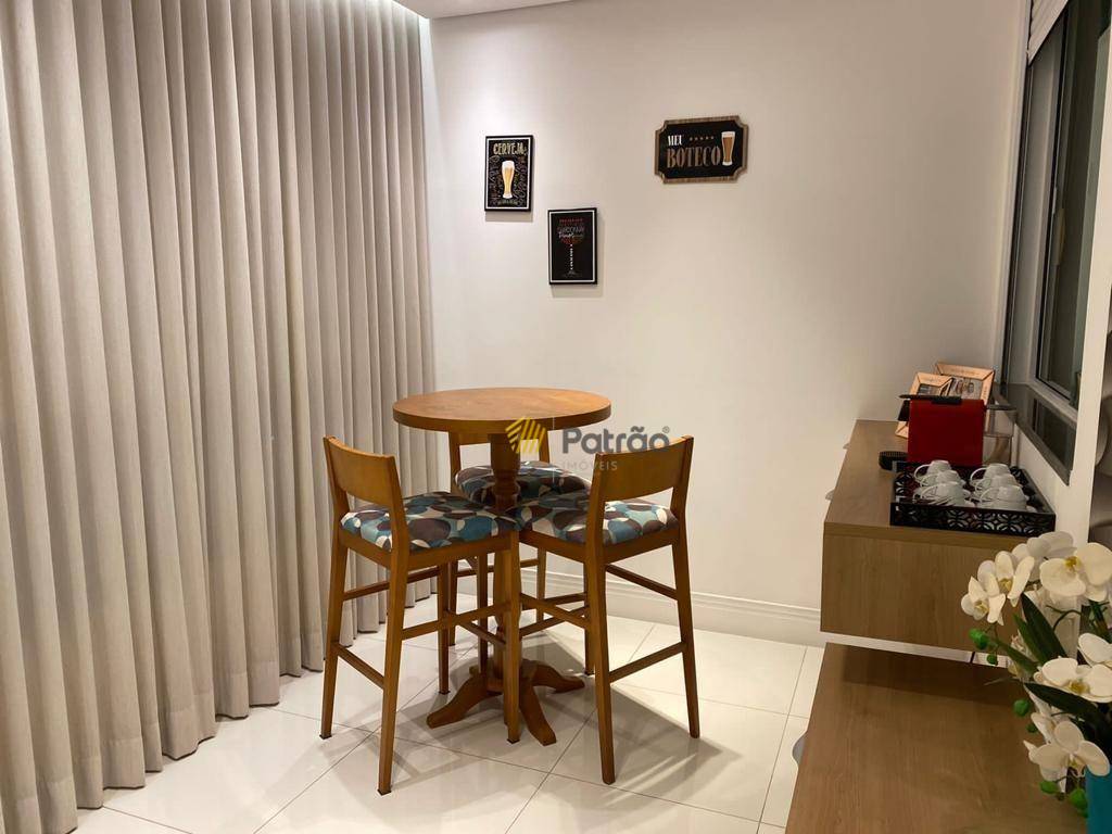 Apartamento à venda com 3 quartos, 150m² - Foto 3