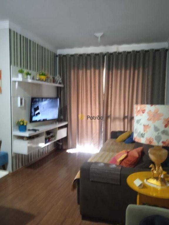 Apartamento à venda com 3 quartos, 97m² - Foto 2