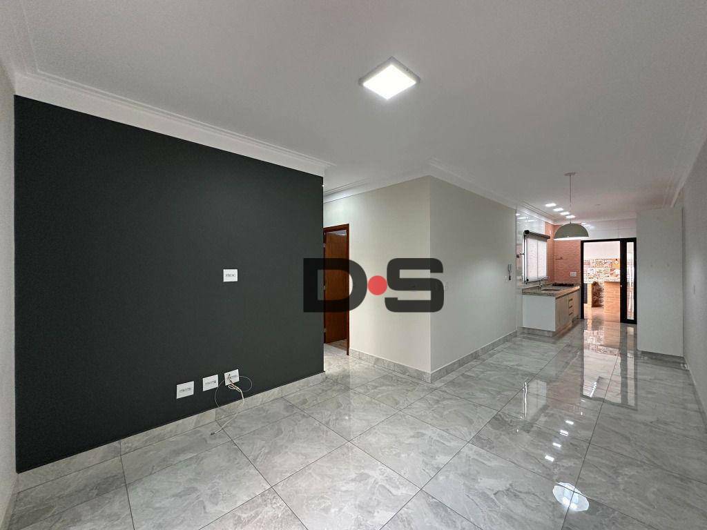 Casa à venda com 2 quartos, 90m² - Foto 2
