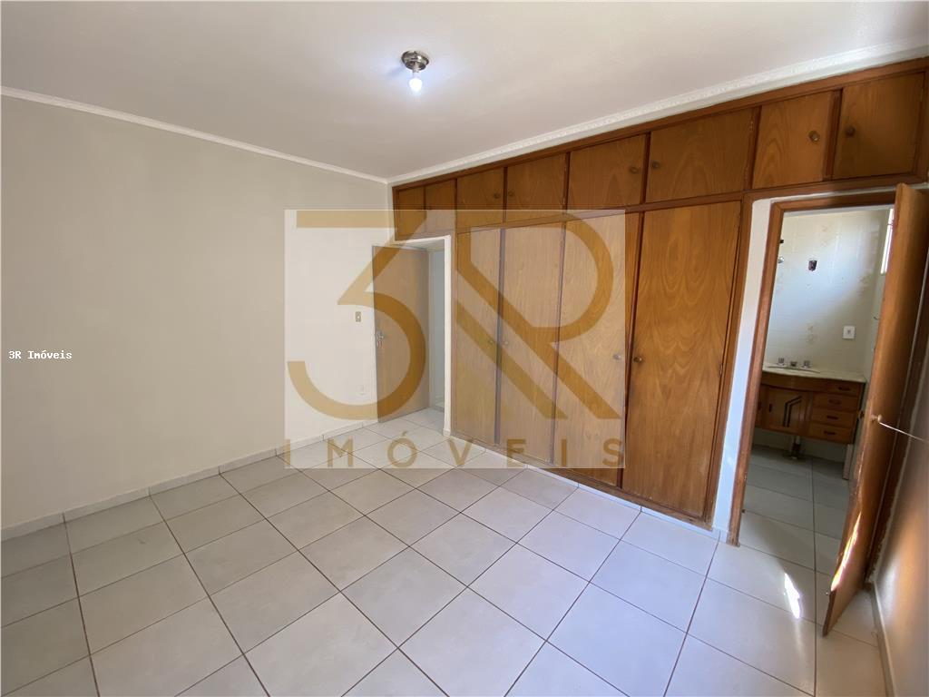 Casa à venda com 3 quartos, 270m² - Foto 10