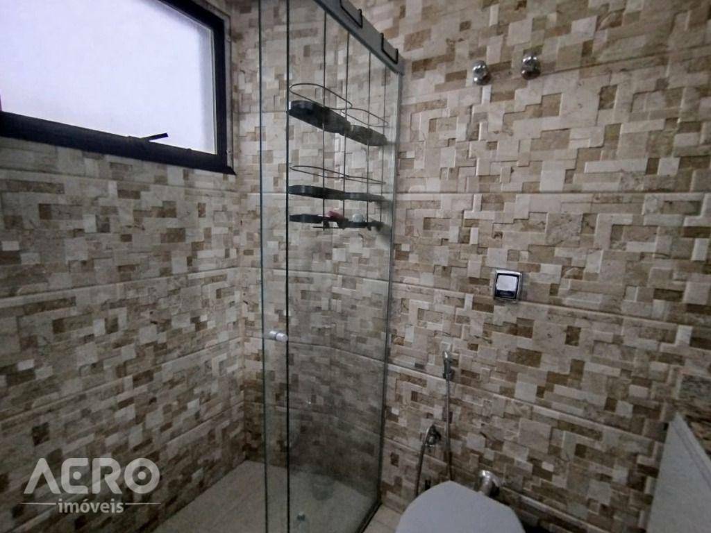 Apartamento para alugar com 2 quartos, 75m² - Foto 16