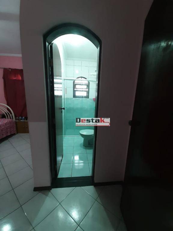 Sobrado à venda com 3 quartos, 362m² - Foto 9