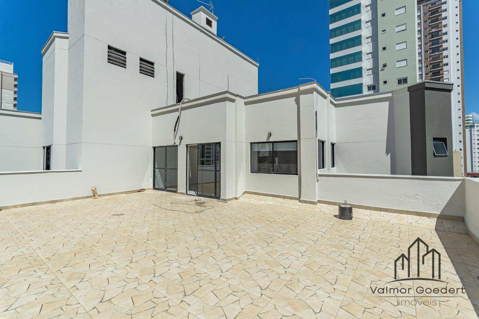 Apartamento à venda com 3 quartos, 216m² - Foto 17