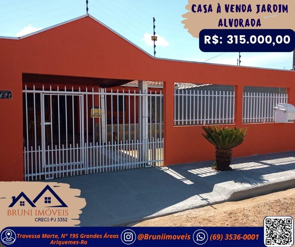 Casa à venda com 3 quartos, 300m² - Foto 1