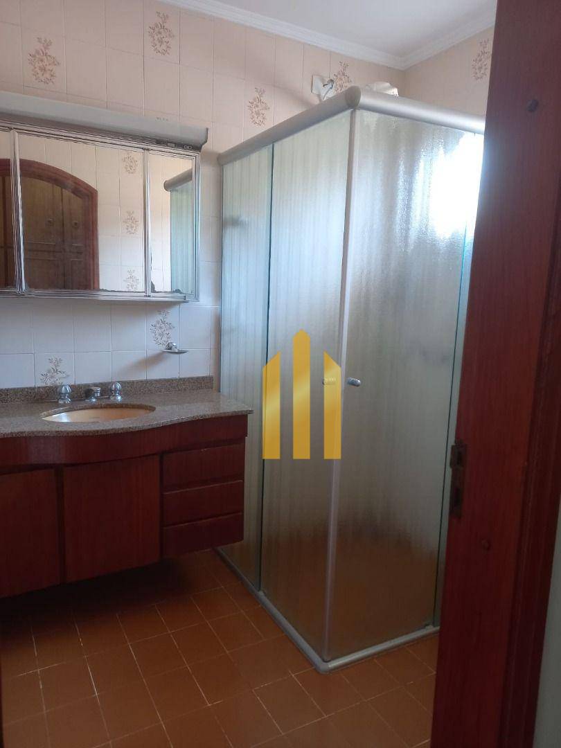 Sobrado à venda e aluguel com 3 quartos, 190m² - Foto 28