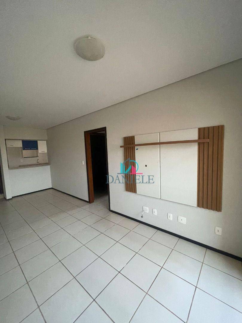 Apartamento à venda com 2 quartos, 72m² - Foto 1