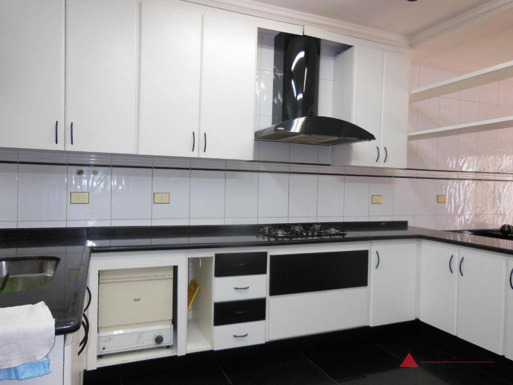 Sobrado à venda com 4 quartos, 420m² - Foto 3
