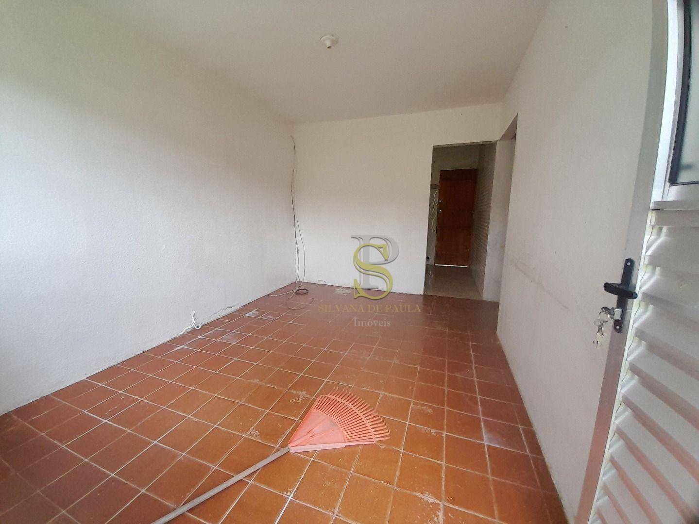 Casa à venda com 2 quartos, 40m² - Foto 8