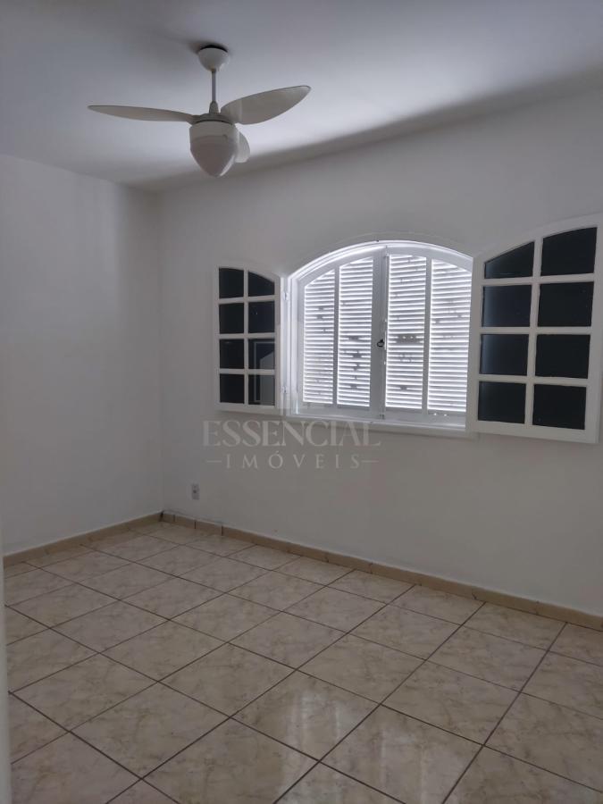 Casa para alugar com 4 quartos, 300m² - Foto 14