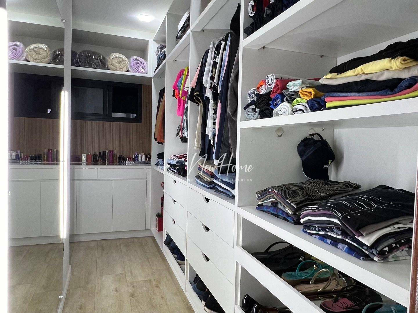 Casa de Condomínio à venda com 4 quartos, 300m² - Foto 12