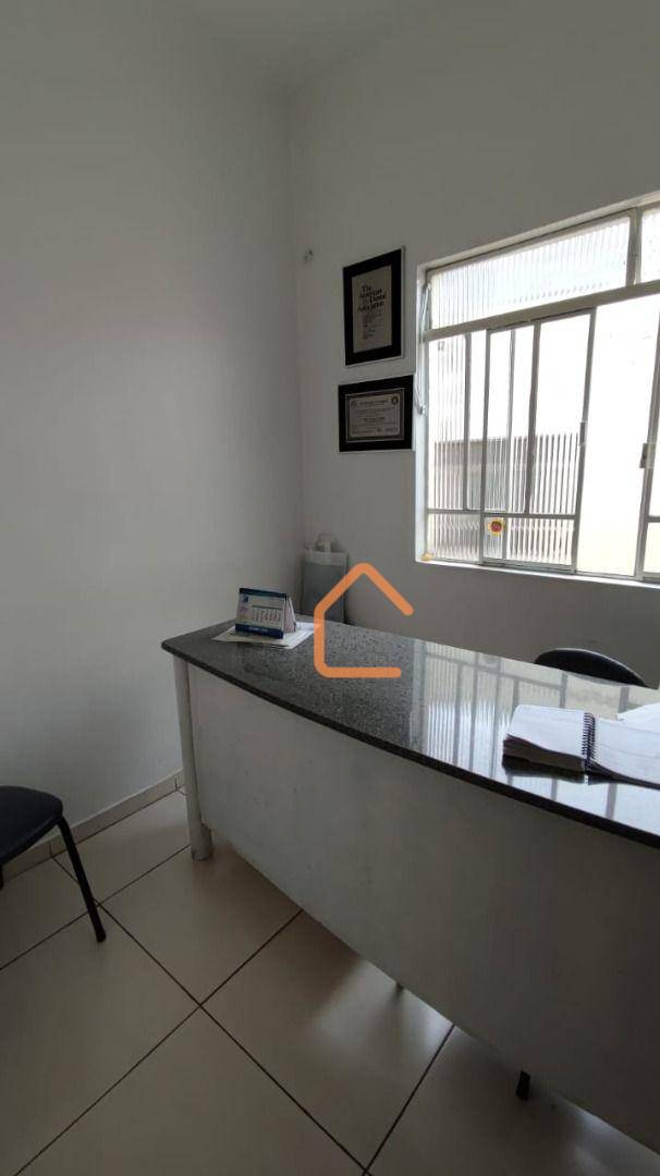 Casa à venda com 5 quartos, 248m² - Foto 22