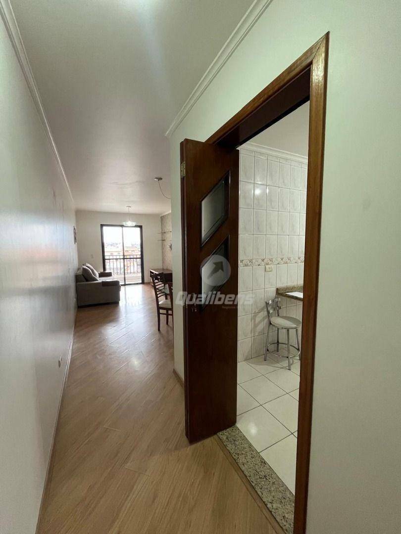 Apartamento para alugar com 2 quartos, 70m² - Foto 8