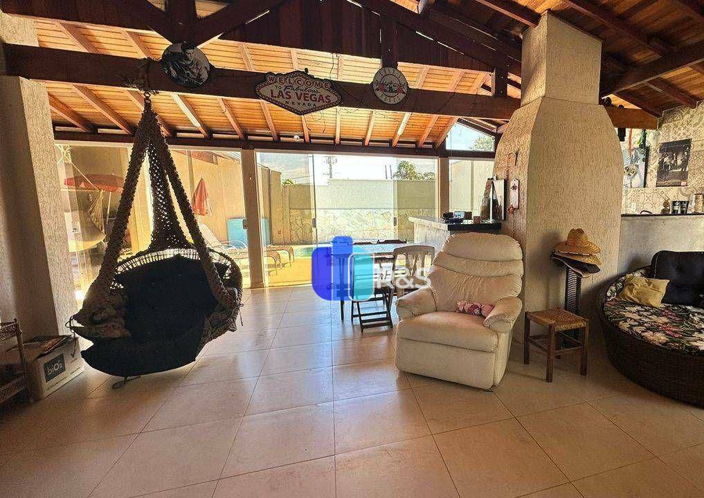 Casa à venda com 3 quartos, 272m² - Foto 10