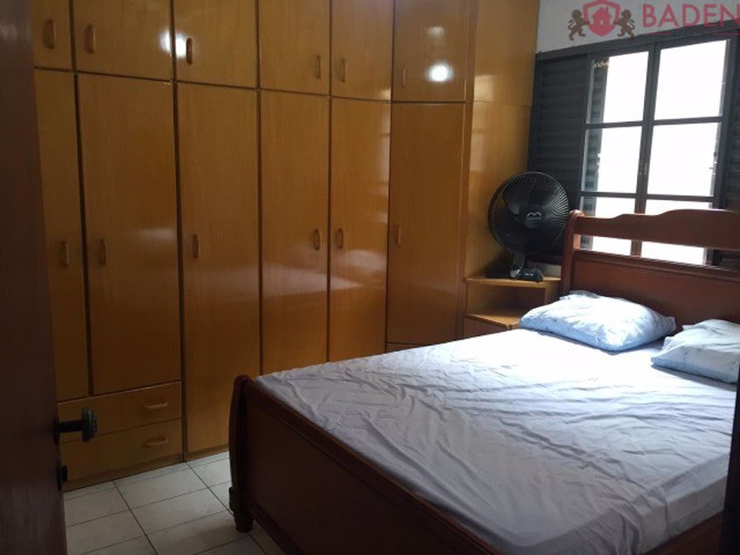 Casa à venda com 4 quartos, 250m² - Foto 17