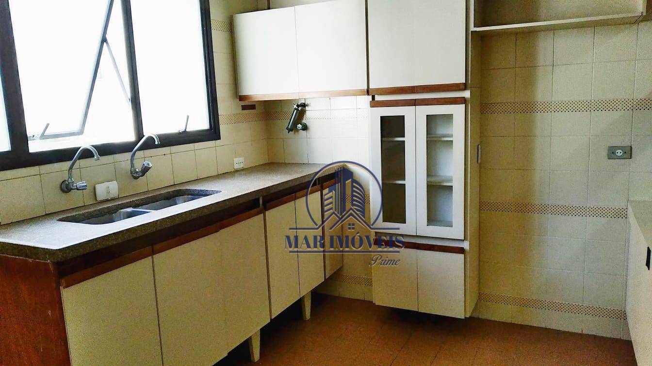 Apartamento para alugar com 3 quartos, 150m² - Foto 15